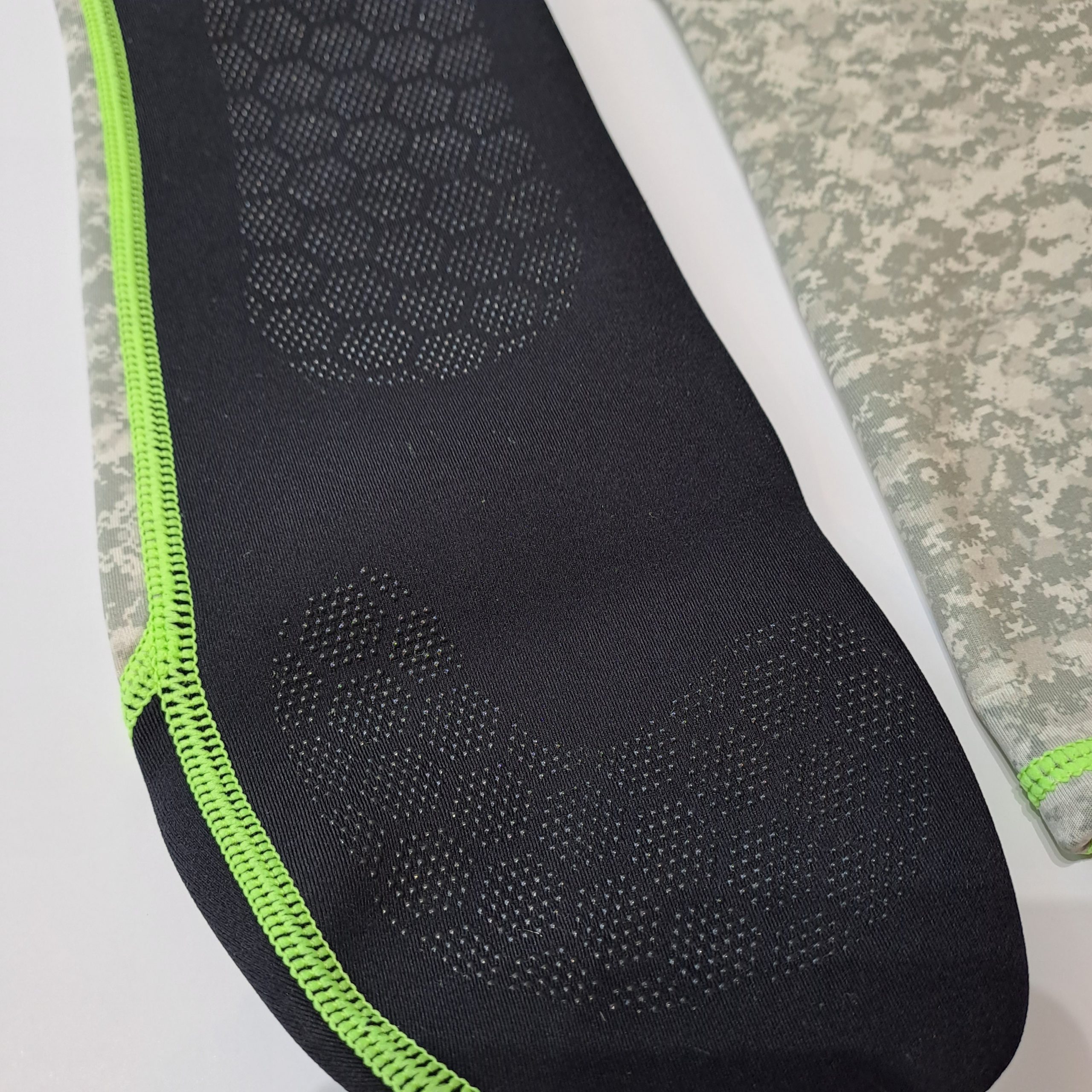 Neoprene socks grip sole