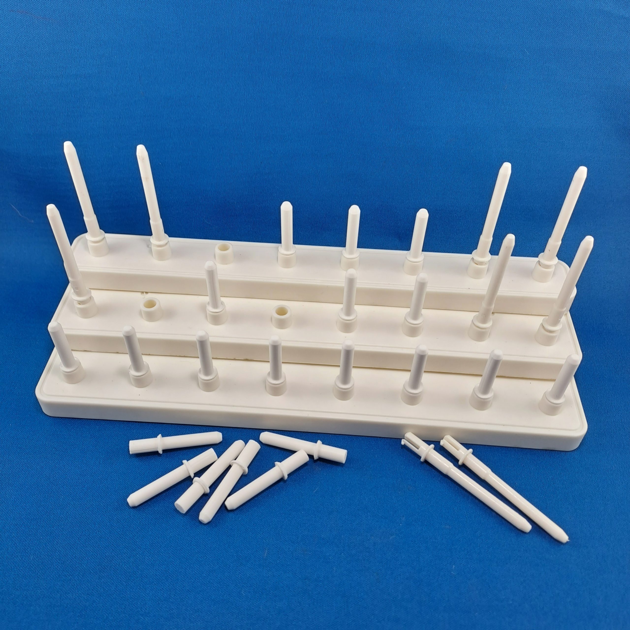 spool rack with 2 pegs